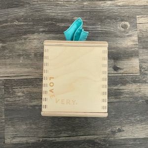 Lovevery Magic Tissue Box